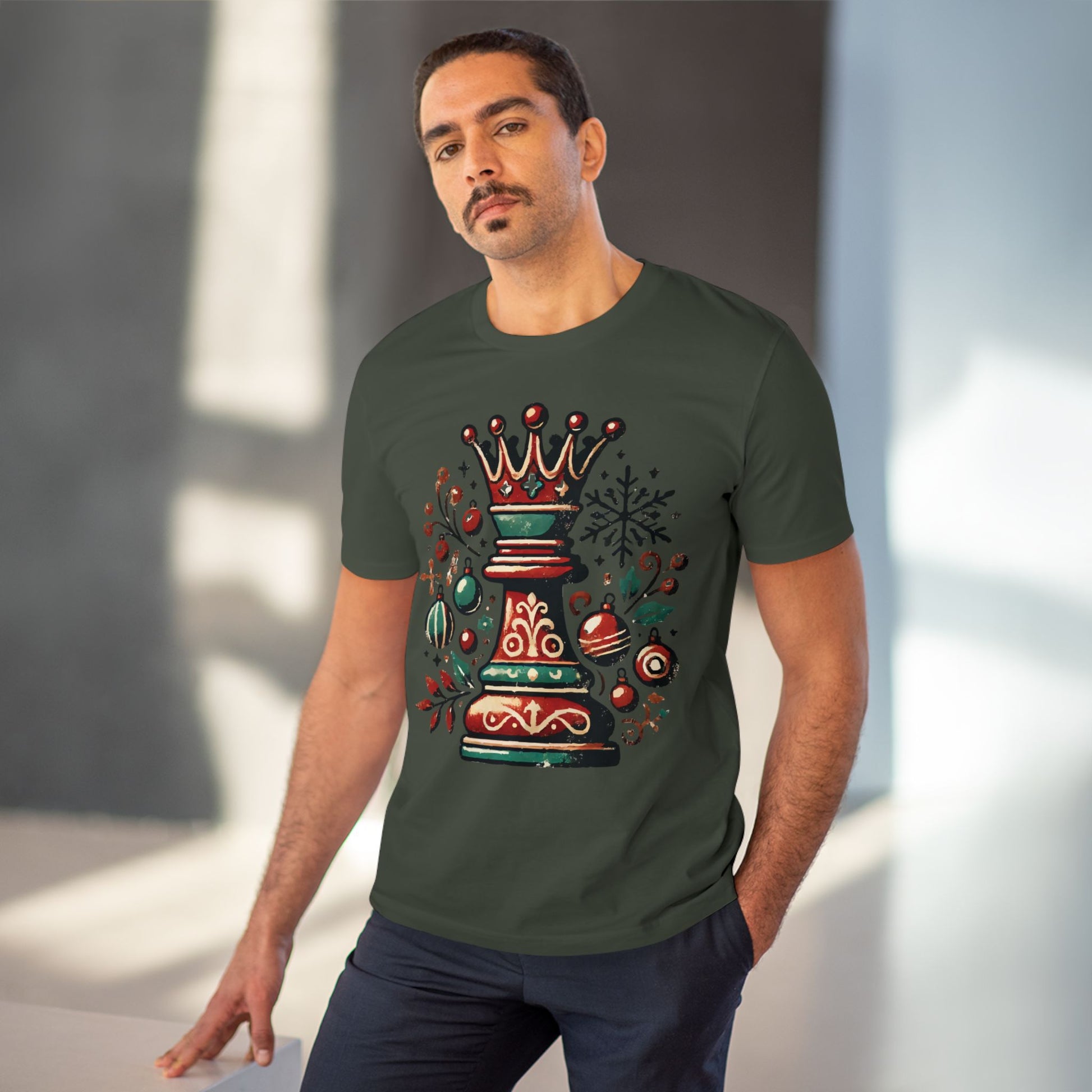 Camiseta Unisex Creador Orgánico con Diseño Reina Vintage Navideño   T-Shirt