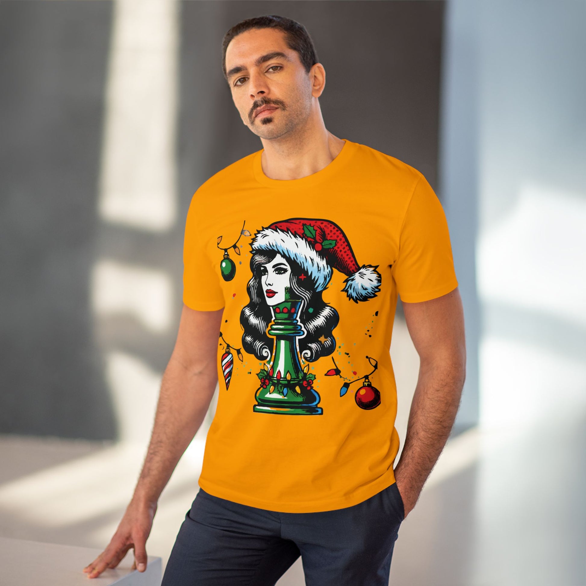 Camiseta Unisex Orgánica Navidad - Reina Pop Art, Estilo y Sostenibilidad   T-Shirt