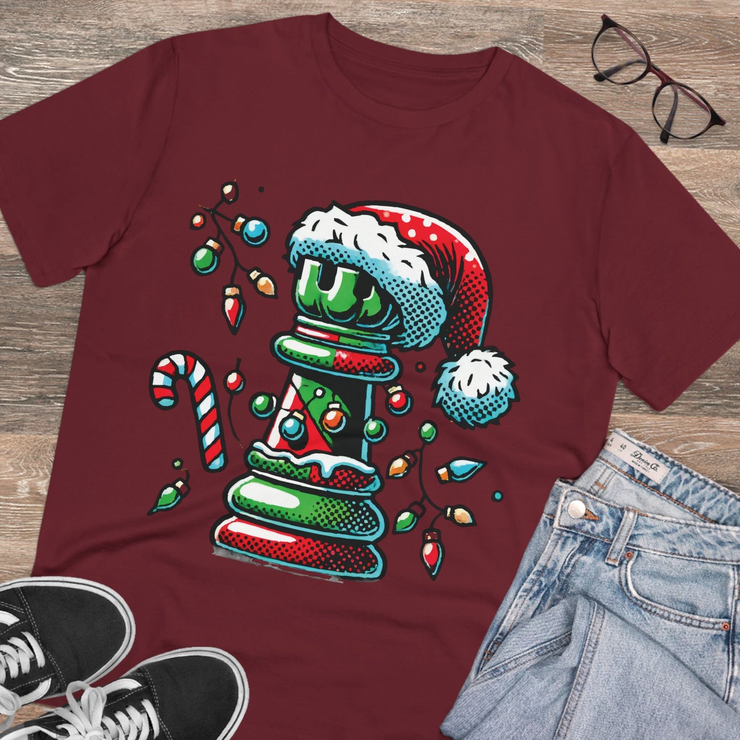 Organic Creator T-Shirt: Diseño de Torre de Ajedrez Pop Art Navideño   T-Shirt  27.00 Burgundy-2XL