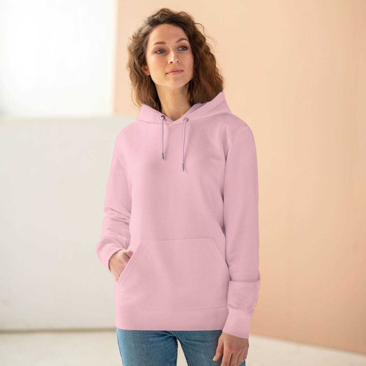 “Hoodie Unisex Reina de Ajedrez – Estilo Vintage en Algodón Orgánico”   Hoodie