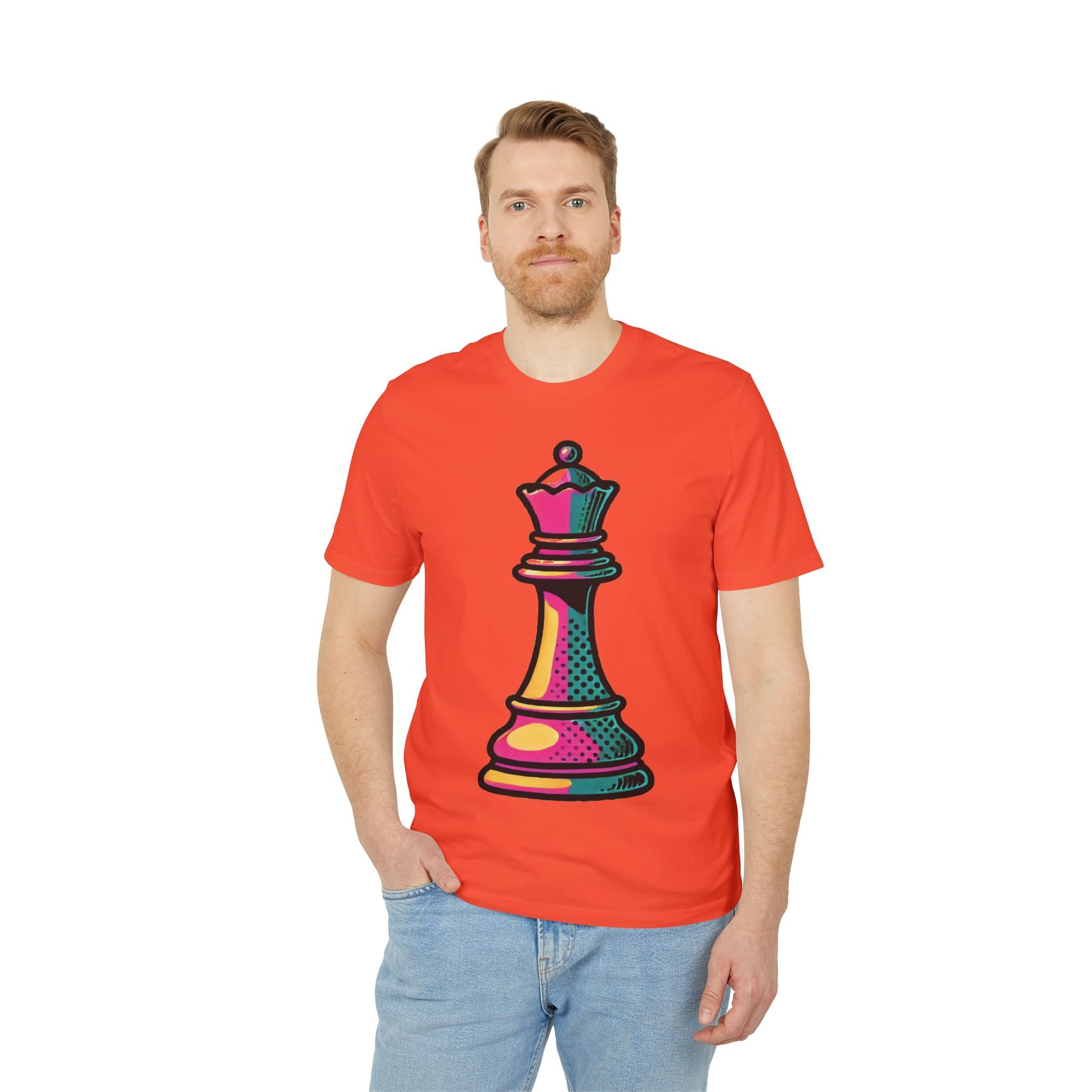 “Camiseta Unisex Algodón Orgánico Reina de Ajedrez – Diseño Pop Art”   T-Shirt