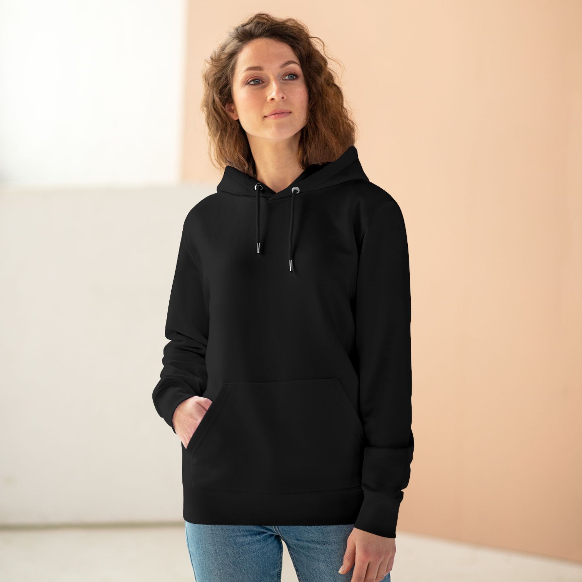 “Hoodie Unisex Reina de Ajedrez – Estilo Vintage en Algodón Orgánico”   Hoodie