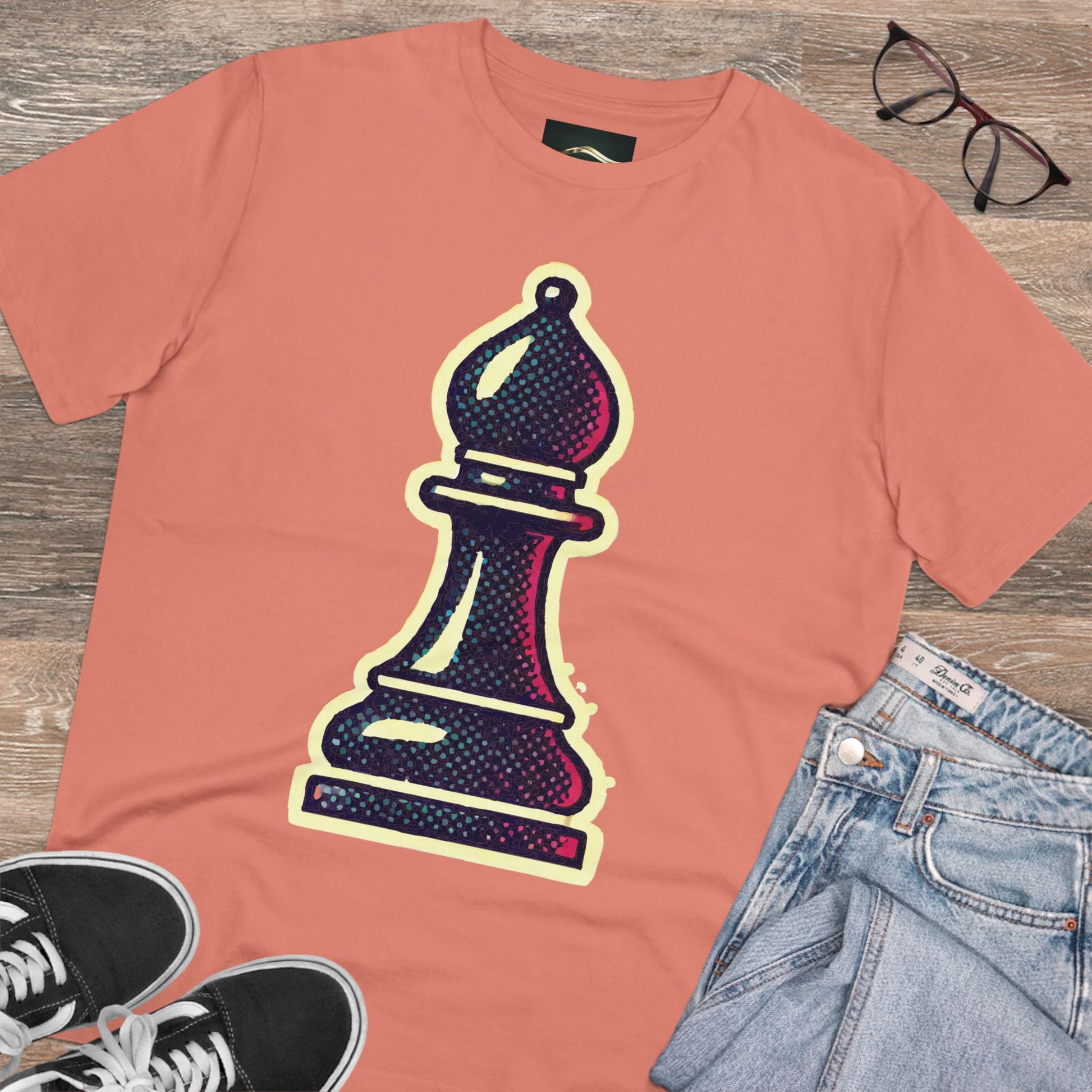 “Camiseta Unisex Alfil de Ajedrez – Algodón Orgánico y Diseño Pop Art”   T-Shirt