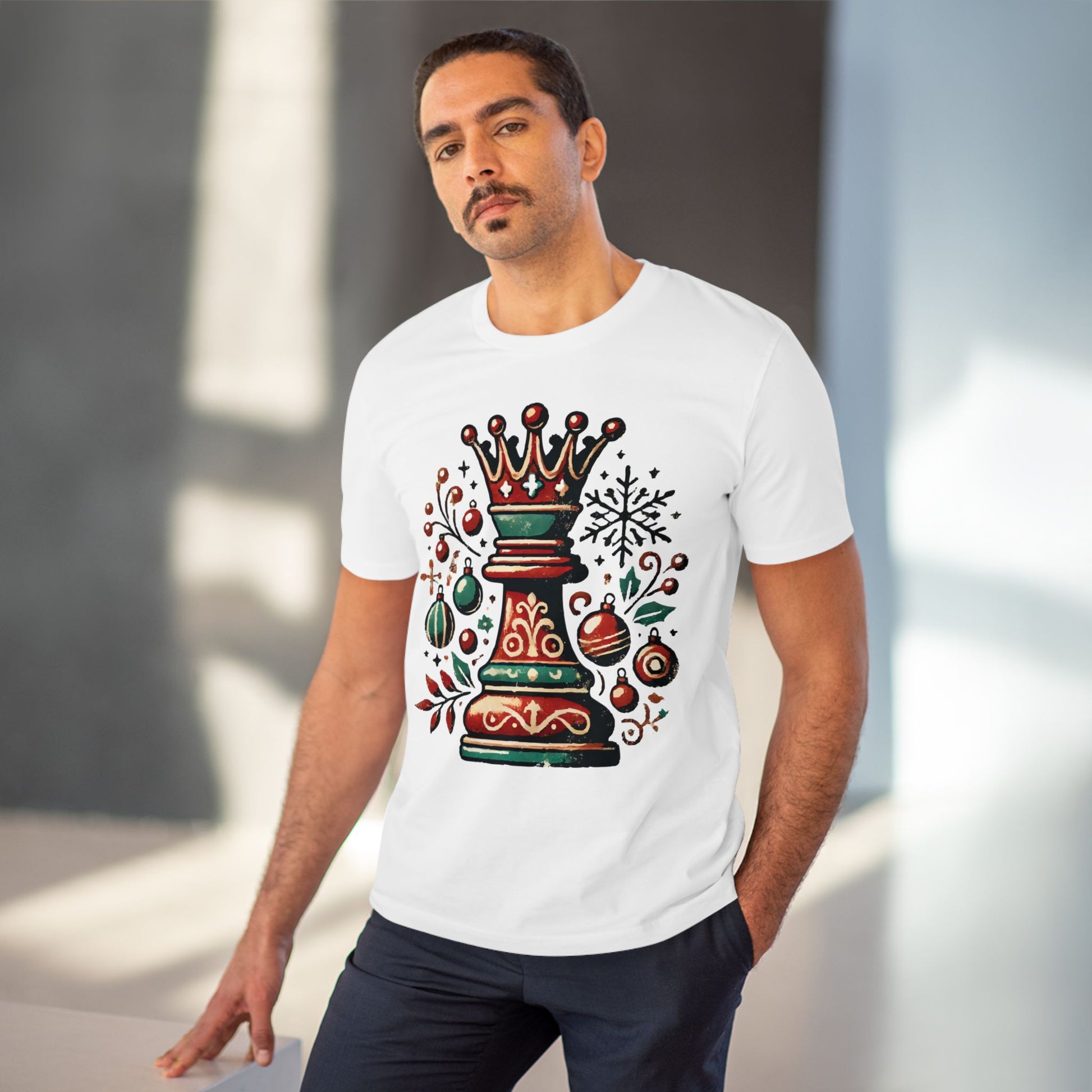 Camiseta Unisex Creador Orgánico con Diseño Reina Vintage Navideño   T-Shirt