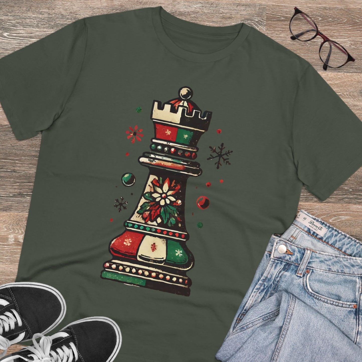 Camiseta Unisex Orgánica Torre de Ajedrez Vintage Navideña - Edición Festiva   T-Shirt  27.00 Khaki-2XL