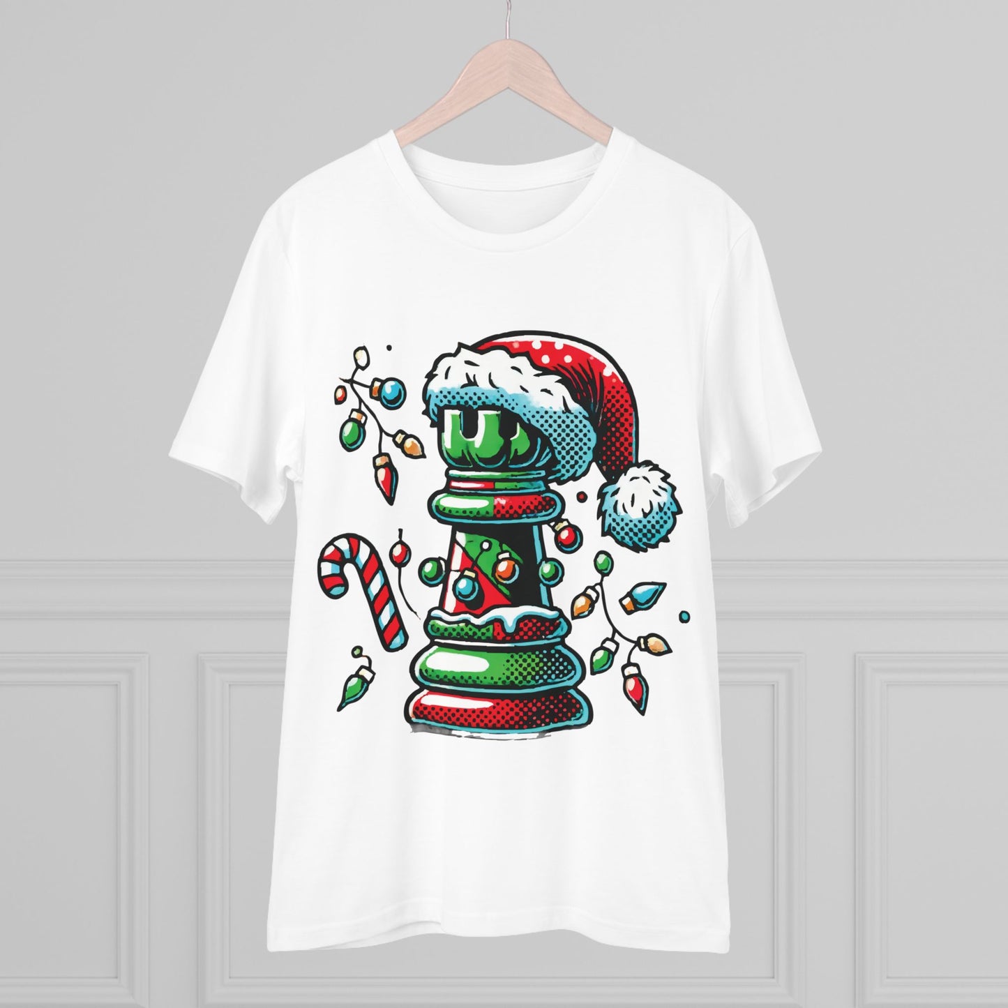 Organic Creator T-Shirt: Diseño de Torre de Ajedrez Pop Art Navideño   T-Shirt