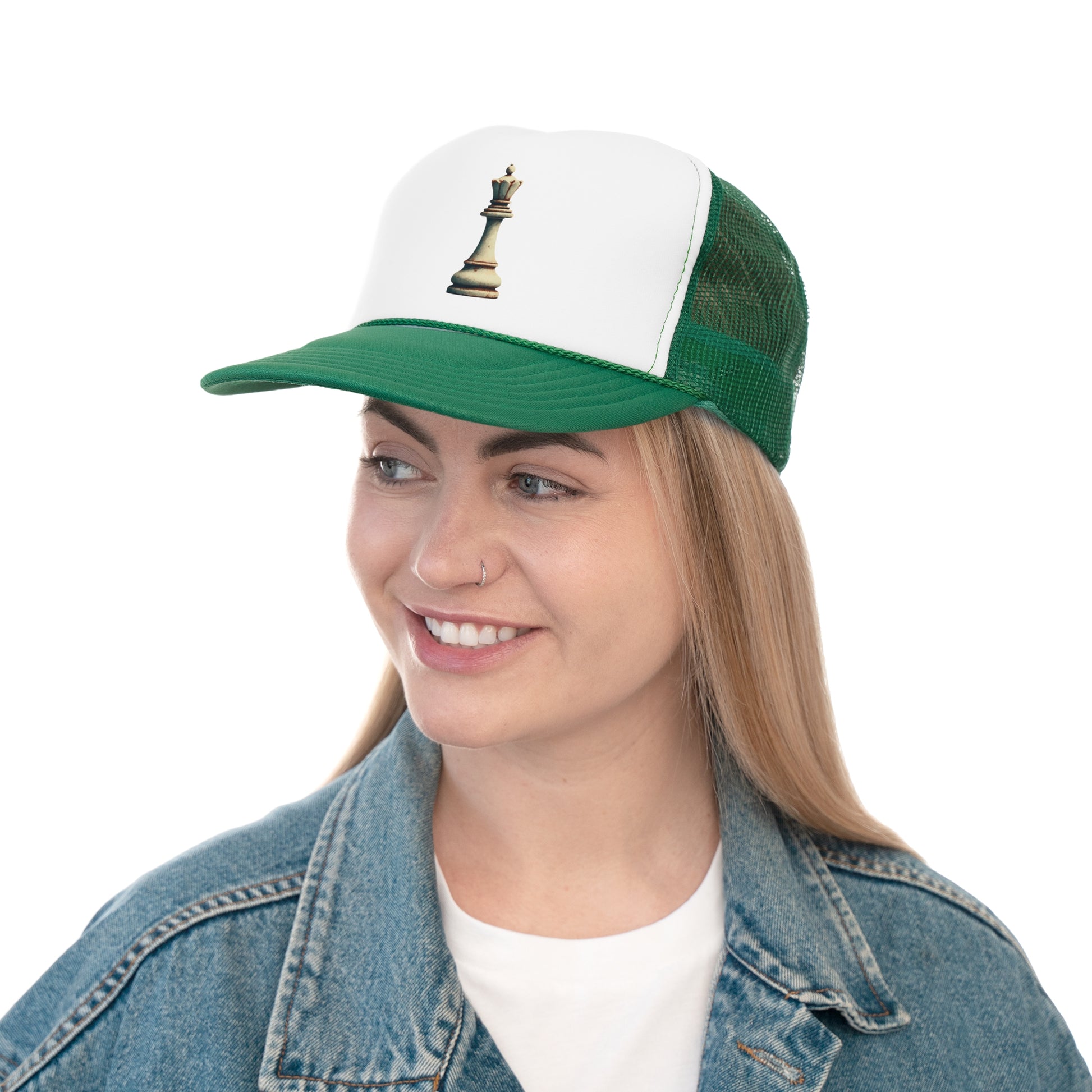 “Gorra Trucker Unisex Reina de Ajedrez – Estilo Vintage Clásico”   Hats