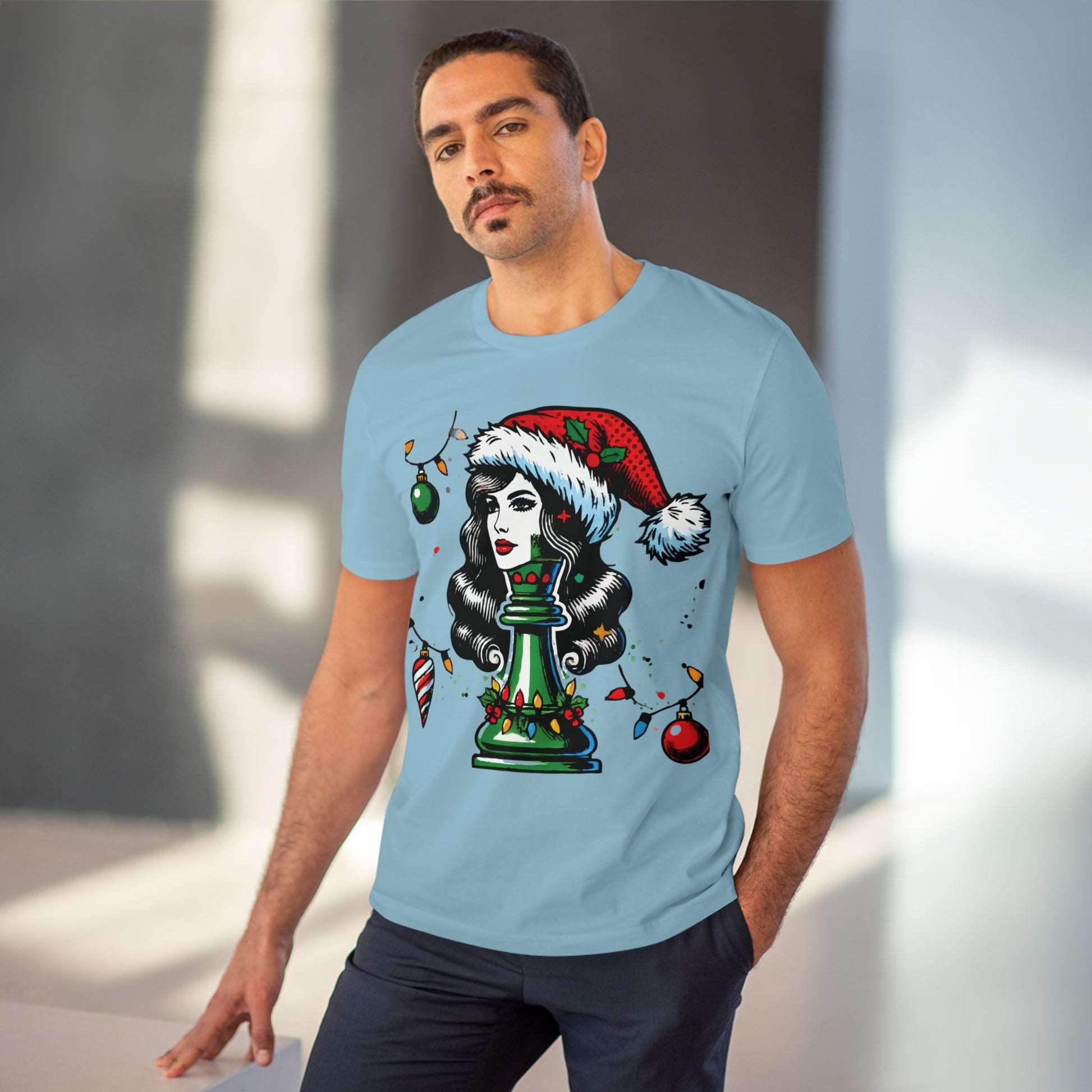 Camiseta Unisex Orgánica Navidad - Reina Pop Art, Estilo y Sostenibilidad   T-Shirt