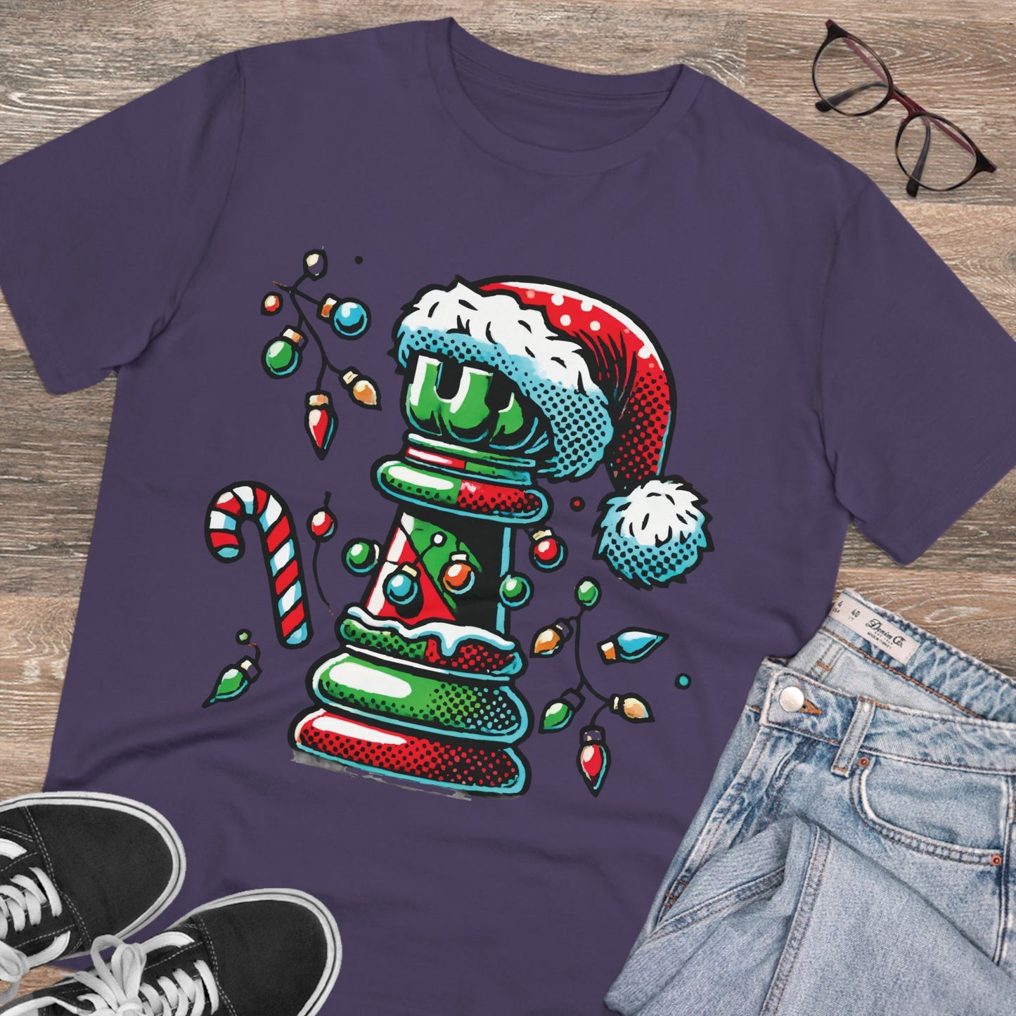 Organic Creator T-Shirt: Diseño de Torre de Ajedrez Pop Art Navideño   T-Shirt  27.00 Plum-2XL