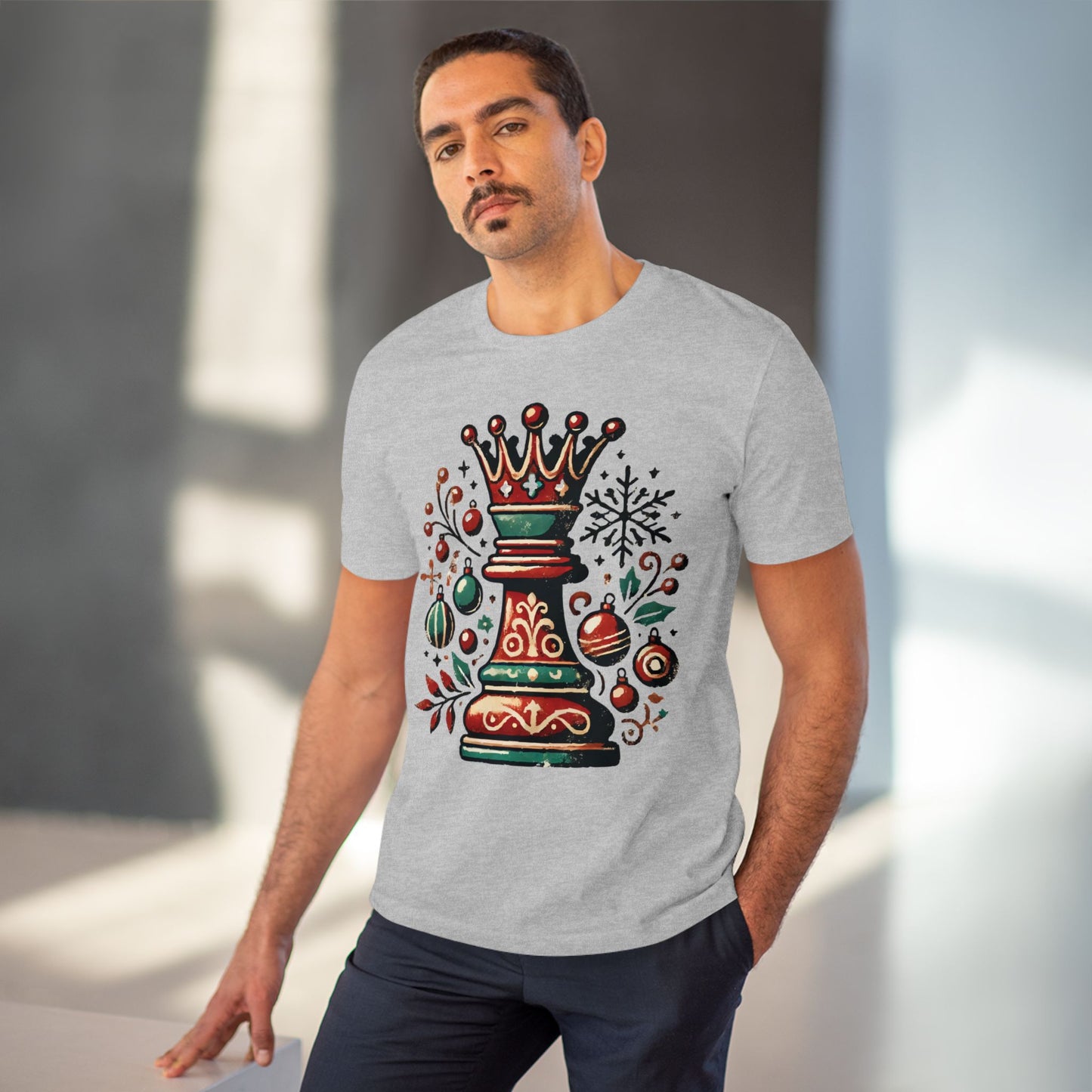 Camiseta Unisex Creador Orgánico con Diseño Reina Vintage Navideño   T-Shirt