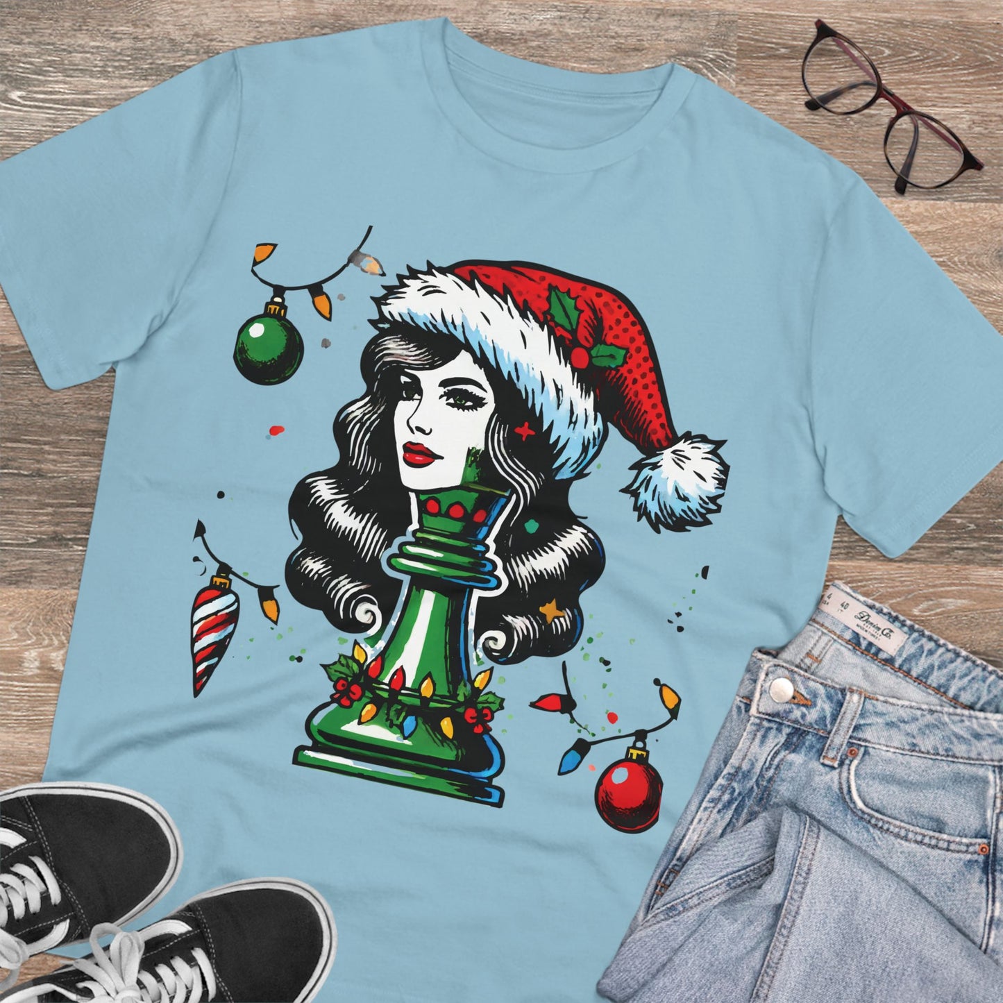 Camiseta Unisex Orgánica Navidad - Reina Pop Art, Estilo y Sostenibilidad   T-Shirt  27.00 Sky-Blue-2XL