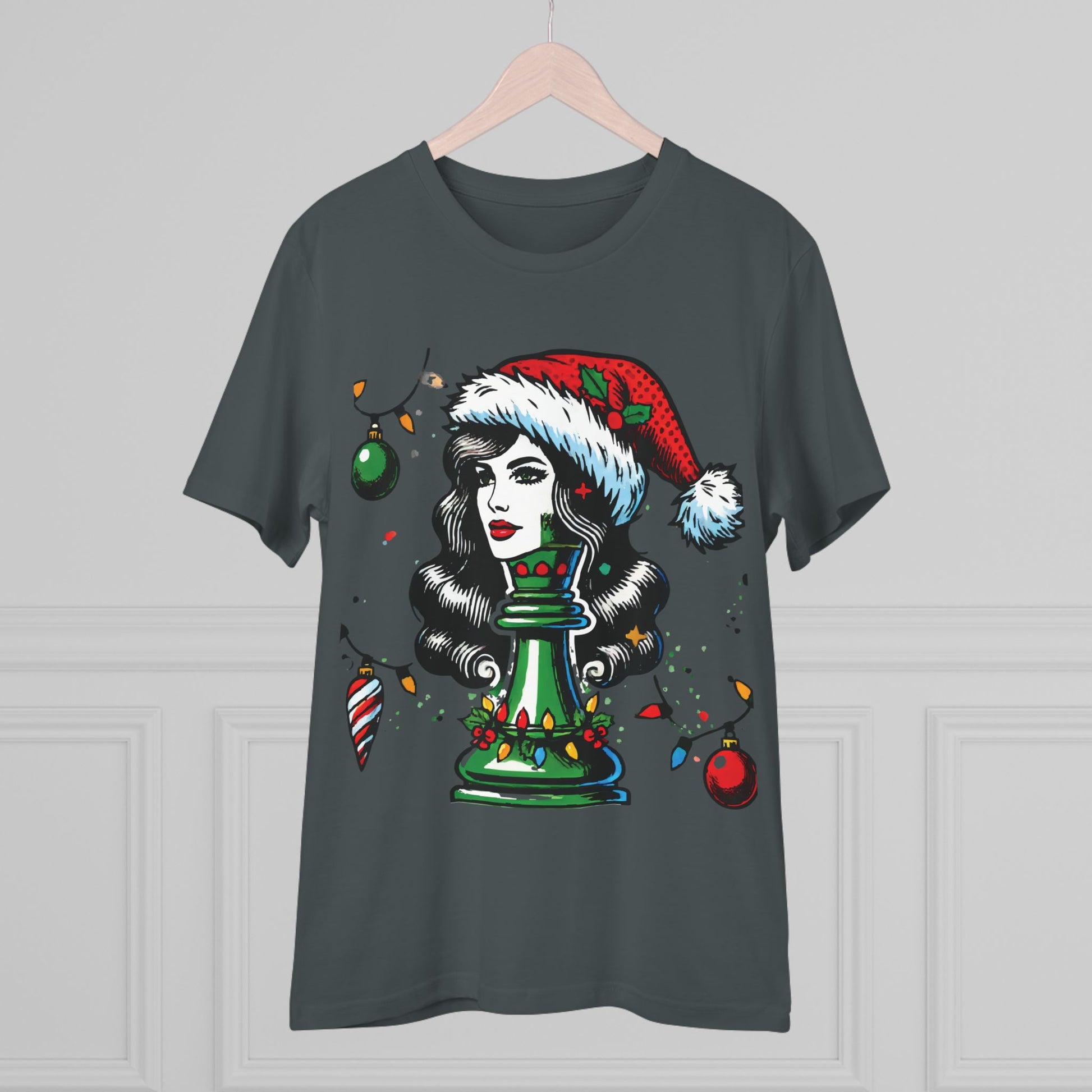 Camiseta Unisex Orgánica Navidad - Reina Pop Art, Estilo y Sostenibilidad   T-Shirt