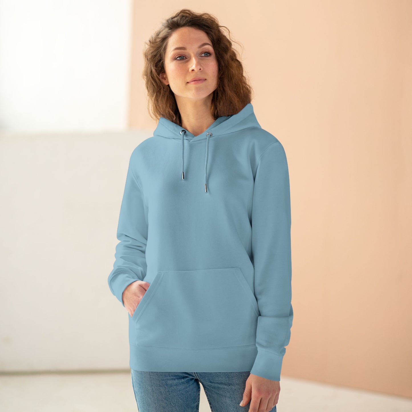 Unisex Cruiser Hoodie – Diseño Alfil Vintage Navideño, Elegancia Ecológica   Hoodie