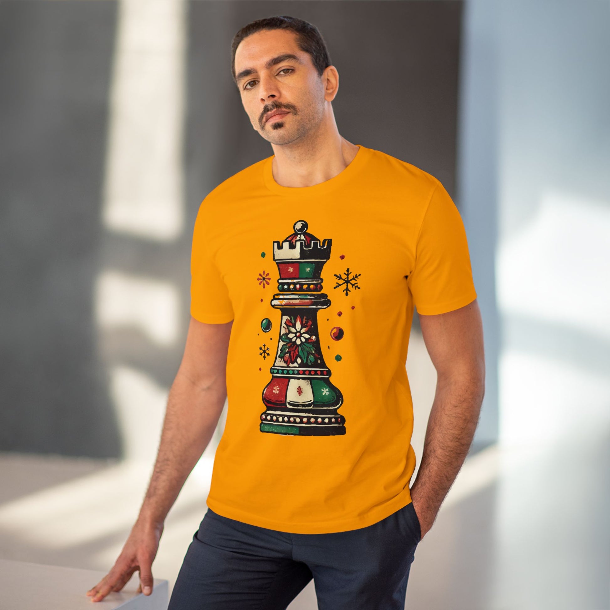 Camiseta Unisex Orgánica Torre de Ajedrez Vintage Navideña - Edición Festiva   T-Shirt