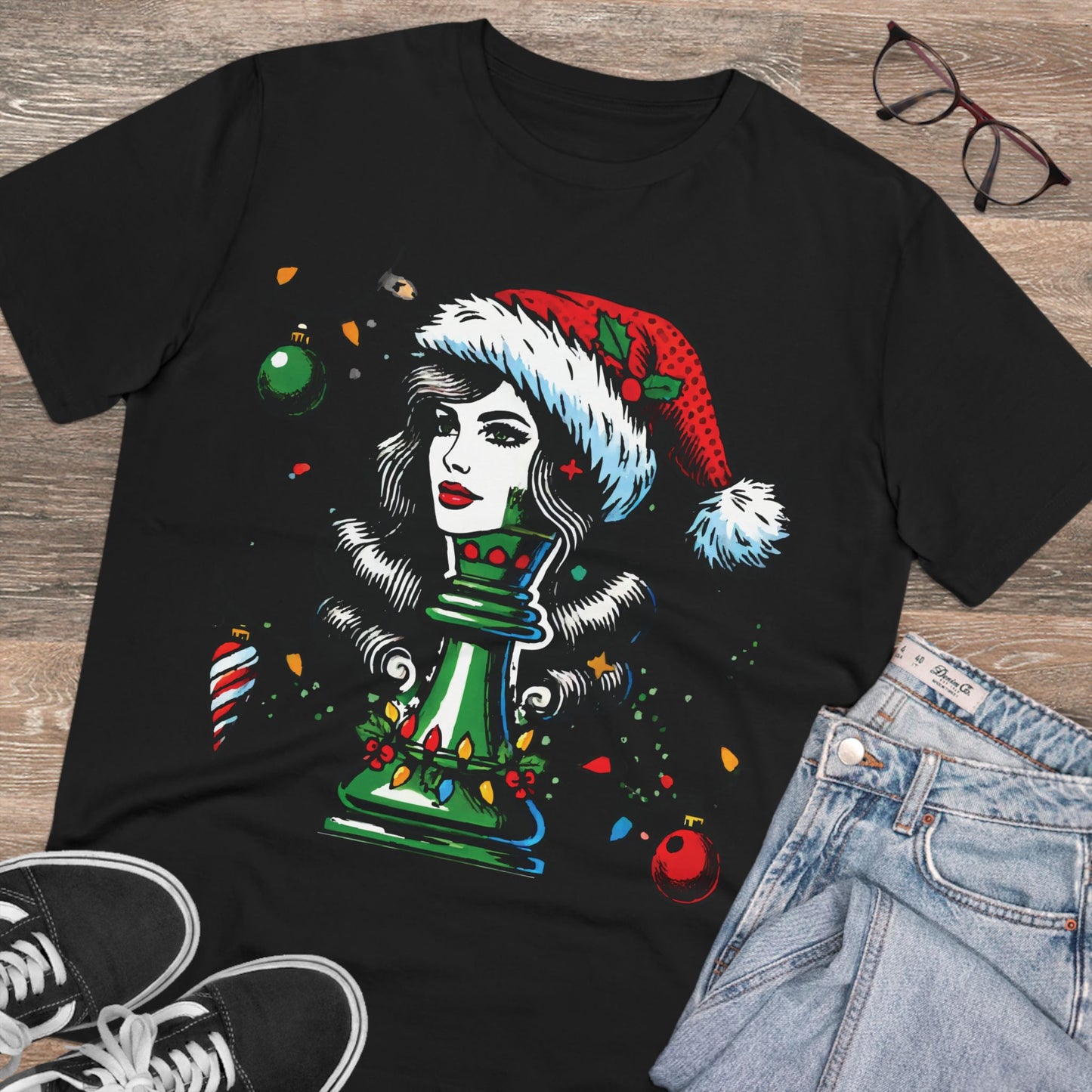 Camiseta Unisex Orgánica Navidad - Reina Pop Art, Estilo y Sostenibilidad   T-Shirt  27.00 Black-2XL