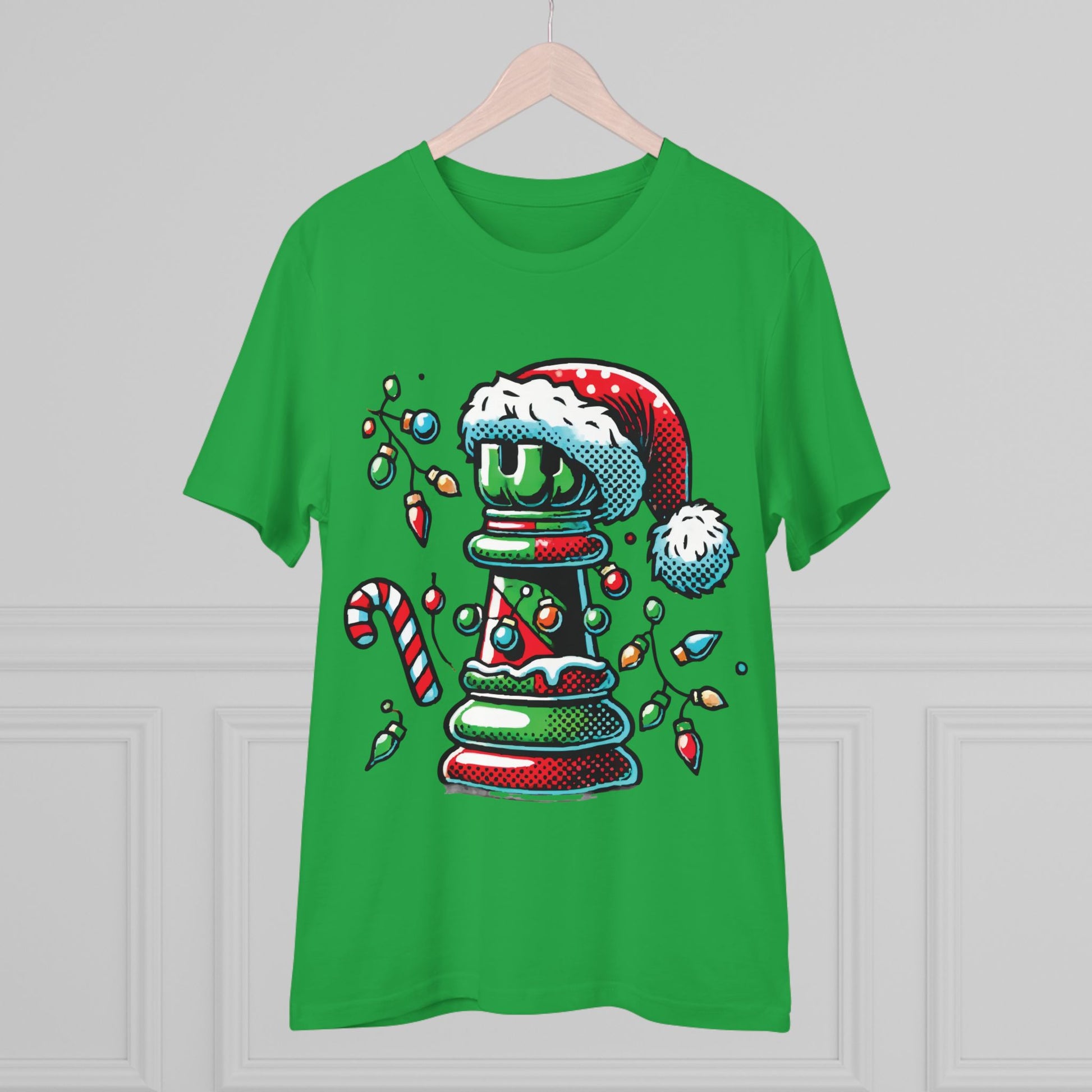 Organic Creator T-Shirt: Diseño de Torre de Ajedrez Pop Art Navideño   T-Shirt