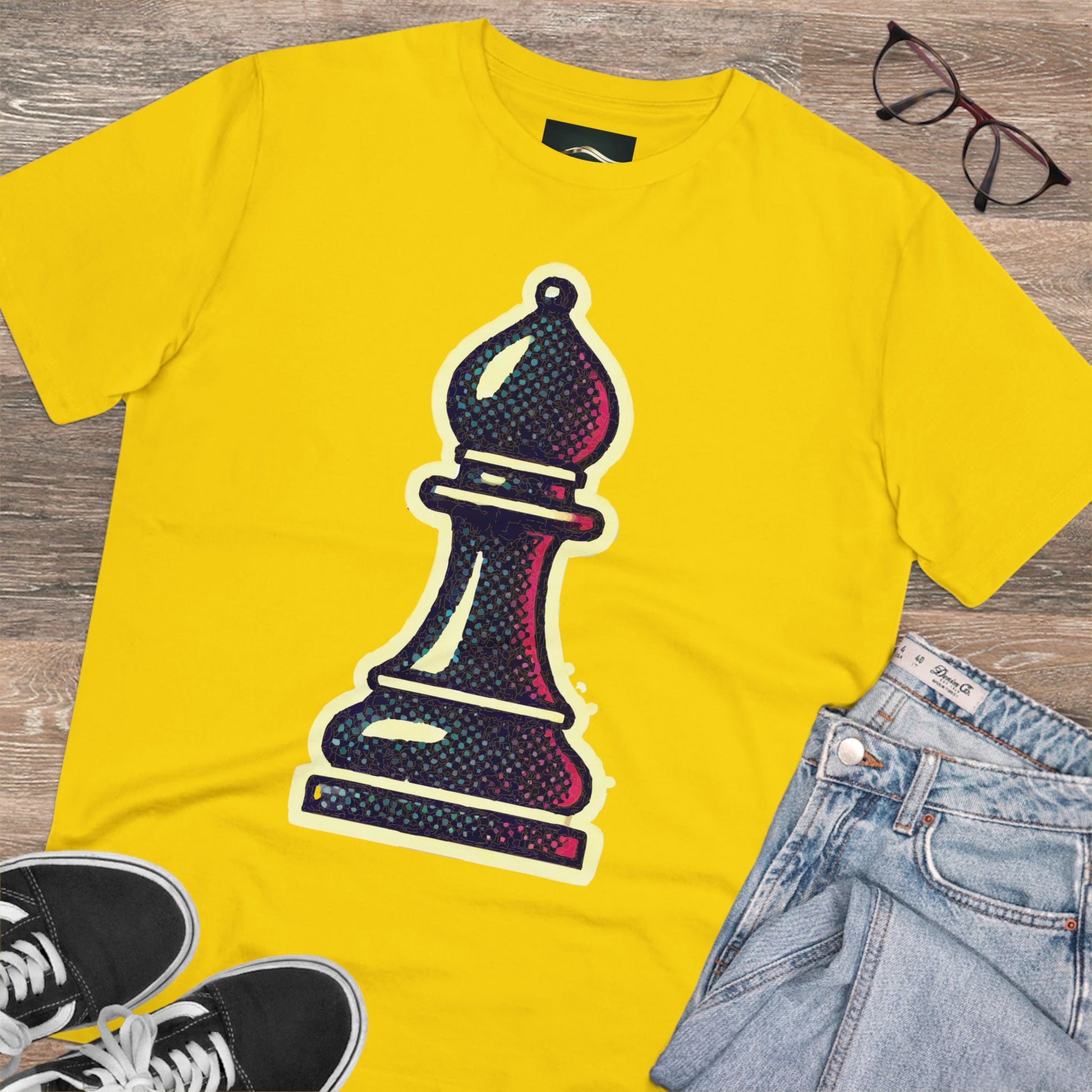 “Camiseta Unisex Alfil de Ajedrez – Algodón Orgánico y Diseño Pop Art”   T-Shirt