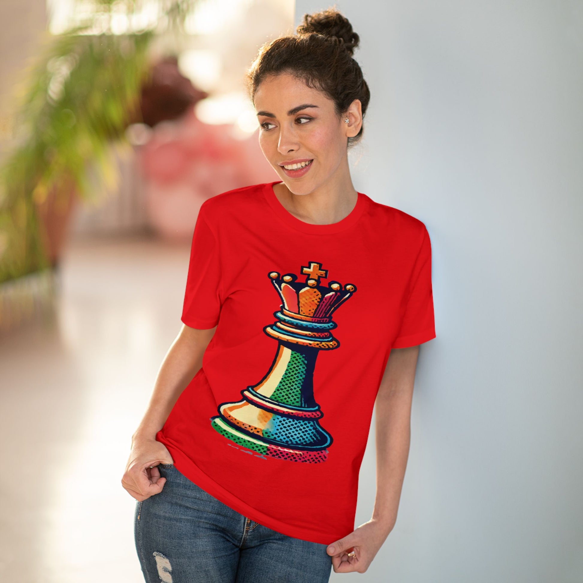 “Camiseta Unisex Rey de Ajedrez – Algodón Orgánico con Diseño Pop Art”   T-Shirt