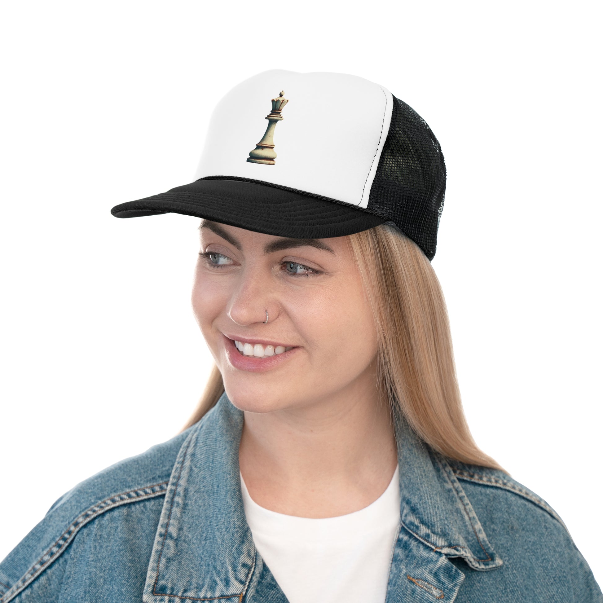 “Gorra Trucker Unisex Reina de Ajedrez – Estilo Vintage Clásico”   Hats